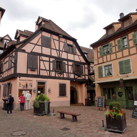 Maison de boulanger au 12 place de Turenne
