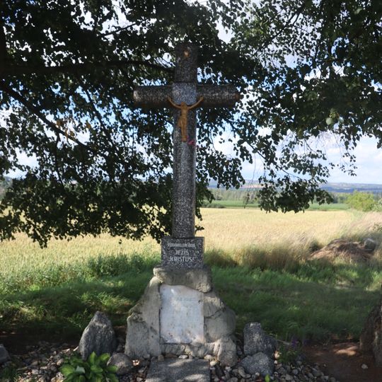 Kříž u cesty severně od Pyšele