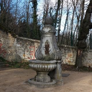 Fontaine du jardin du Rosaire