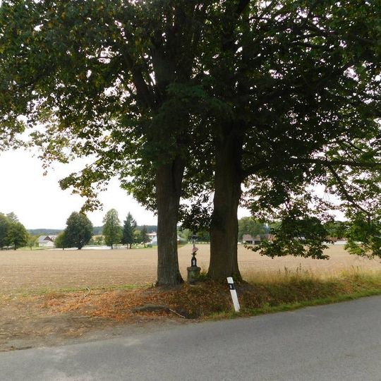 Kříž u silnice mezi Jiřicemi a Lhotkou