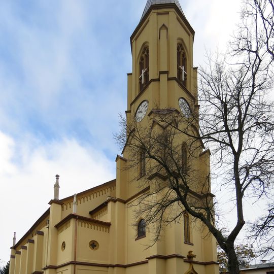 Sachgesamtheit Martin-Luther-Kirche und Kirchhof mit folgenden Einzeldenkmalen: Kirche, Gedenkkapelle für die Gefallenen des Ersten Weltkrieges und Kirchhofseinfriedung (siehe Einzeldenkmalliste, gleiche Anschrift - Obj. 089906