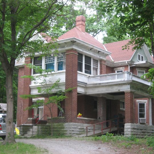 David Worth Dennis House