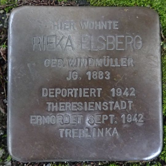 Stolperstein en memoria de Rieka Elsberg