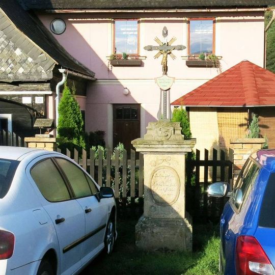 Kříž u domu 139 v Dolní Chřibské