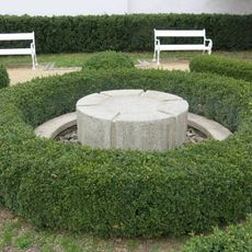 Kašna v zahradě u radnice ve Stříbře