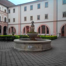 Kašna u náměstí v Chomutově