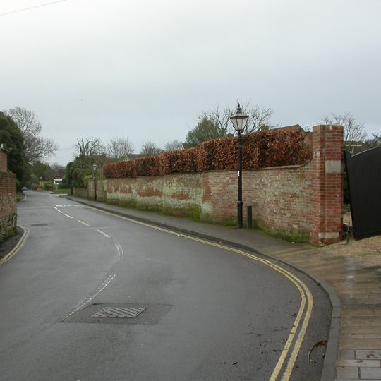 Garden wall to Elm Grove House