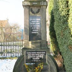 Pomník padlým v Chrášťanech