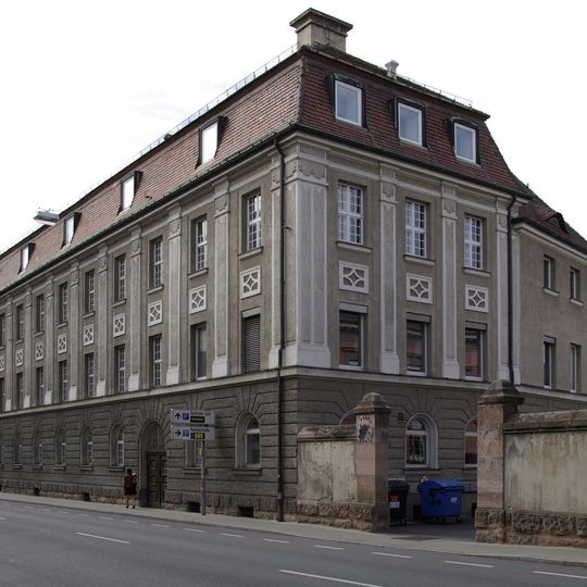 Ehemaliges Landesuntersuchungsamt für das Gesundheitswesen, Institutsgebäude