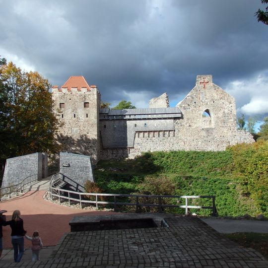 Siguldas viduslaiku pils un Krusta kalns