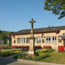 Kříž v Bohutíně naproti hasičárně