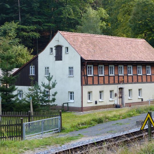 Friedrich-Engels-Straße 27