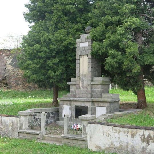 Pomník padlým ve Všechlapech