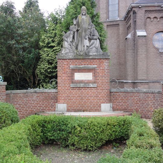 Statue of Sacred Heart of Jesus Christ