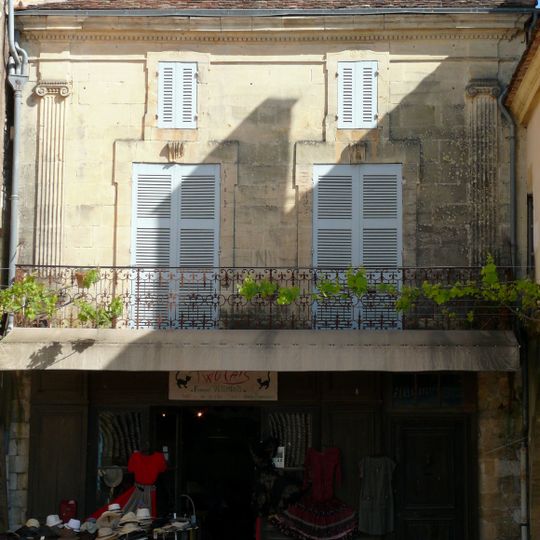 Maison à couvert, 5 place des Cornières