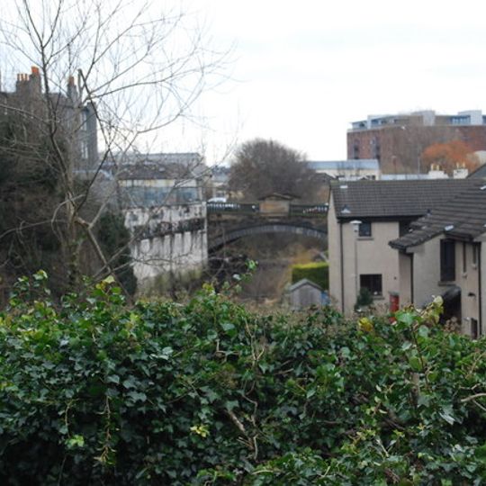 Edinburgh, Newhaven Road, Water Of Leith, Bonnington Bridge