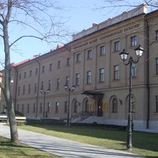 Старофлотські казарми (північна будівля) 1850 р. Пам'ятка архітектури місцевого значення.