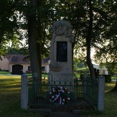 Pomník padlým v Ražicích