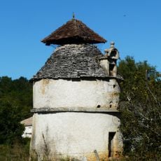 Dovecote tower in Verdeney