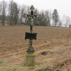 Kříž východně od Chválova směrem na Pelhřimov