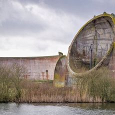 Denge acoustic mirrors