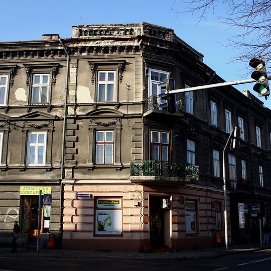 3 Maja 39 / Św. Jana Nepomucena 37