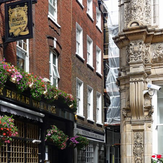 23, Devereux Court Wc2