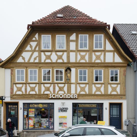 Wohn- und Geschäftshaus