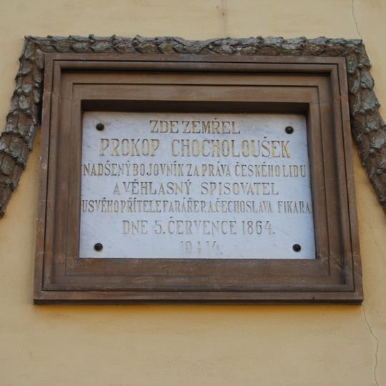 Pamětní deska Prokopa Chocholouška v Nadějkově