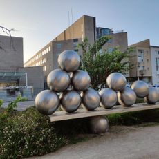 Grappe de raisin géante en métal