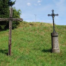 Dřevěný kříž jižně od Skoupého