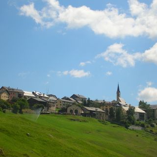 Schellen-Ursli Village