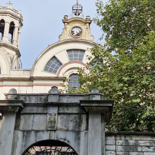 Ayios Konstantinos ve Ayia Eleni Kilisesi