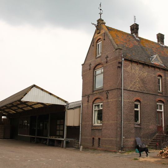 Loods horende bij station