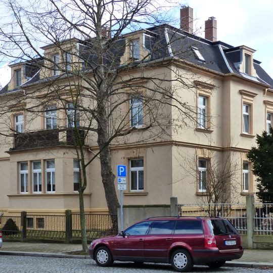 Mietvilla August-Bebel-Platz 5