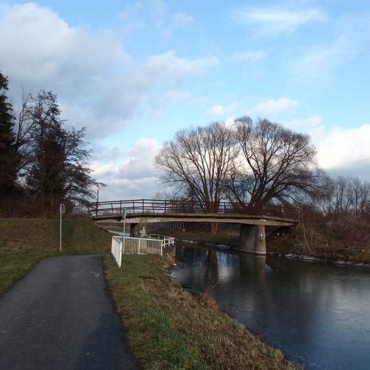 Most přes Baťův kanál v Babicích u křížení s Vrbkou