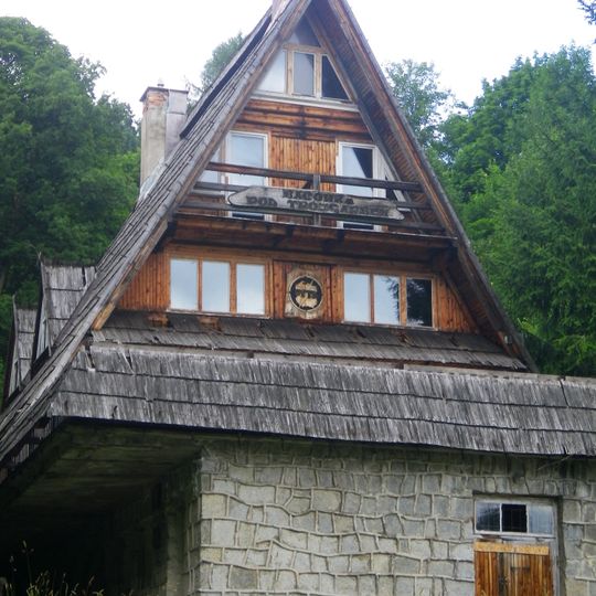 Schronisko PTTK "Bacówka pod Trójgarbem"