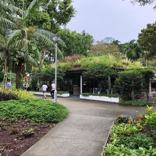 Canopy Garden Dining