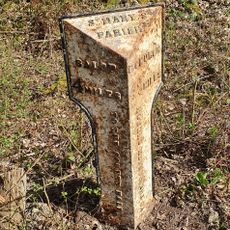 Milepost Approximately 410 Metres To The South East Of The Old Vicarage
