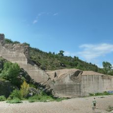 Vestiges du barrage détruit