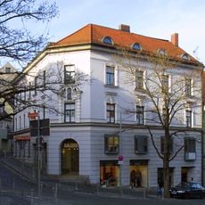 Stattliches Wohn- und Geschäftshaus