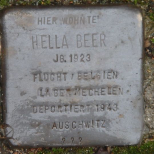 Stolperstein en memoria de Hella Beer