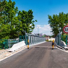Most ulice Národních hrdinů přes železniční vlečku v Pardubicích