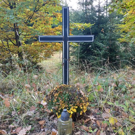 Kříž severně od vlakové zastávky Obora