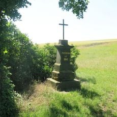 Kříž v lipové aleji z Rovného na Říp