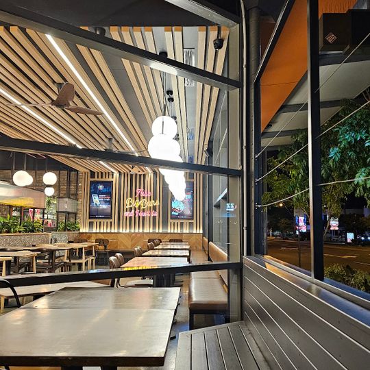 Big Buns Burgers Ribs & Shakes - Upper Mount Gravatt