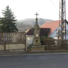 Kříž u domu Jizerská 109 v Hejnicích