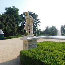 Socha Venuše v zámeckém parku ve Slavkově