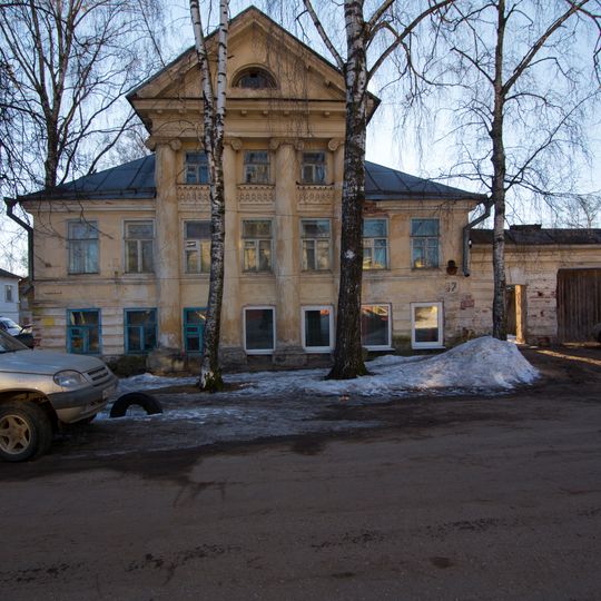 Volodarskogo Street, 32