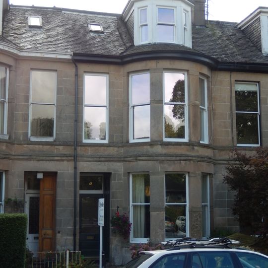 5 Glenan Gardens, Argyle Street West, Helensburgh